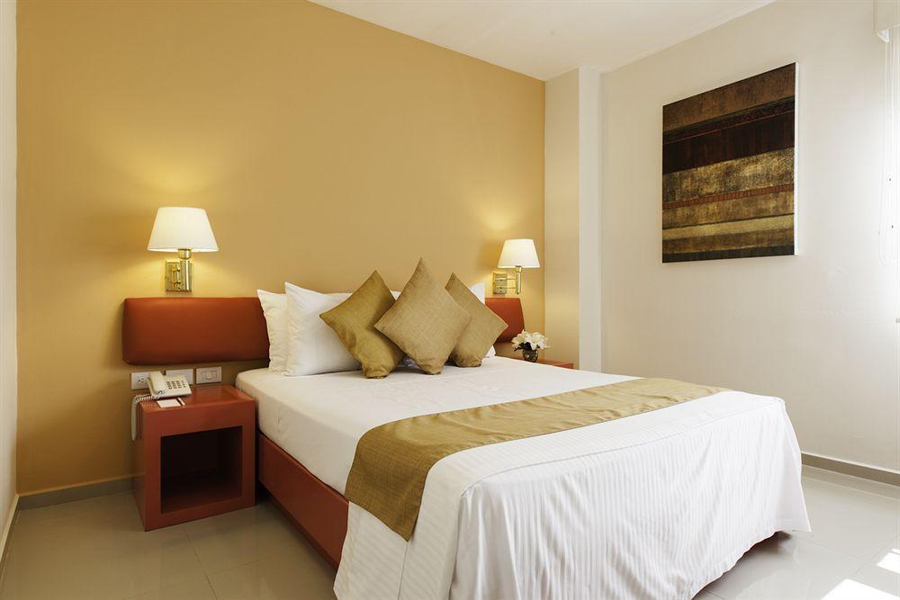 Mision Express Monterrey Aeropuerto La Fe Hotel Apodaca Buitenkant foto